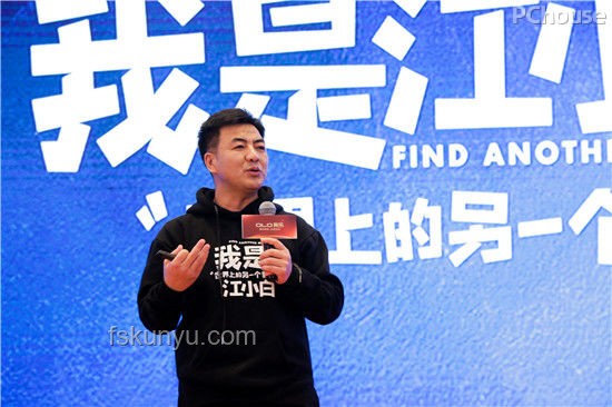 乒坛新视角：黄友政与樊振东交手，激发跨界创新灵感
